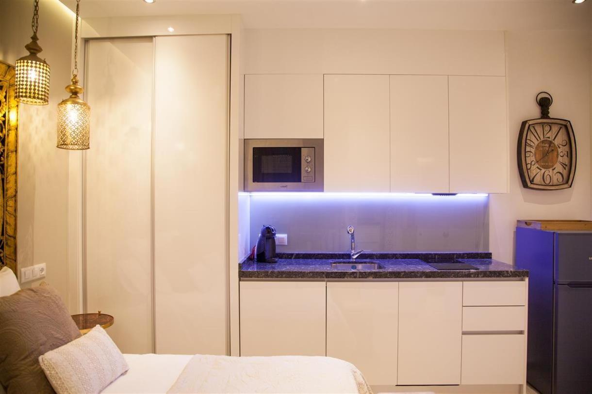 Apartamento Luna - Solo Adultos มาดริด ภายนอก รูปภาพ